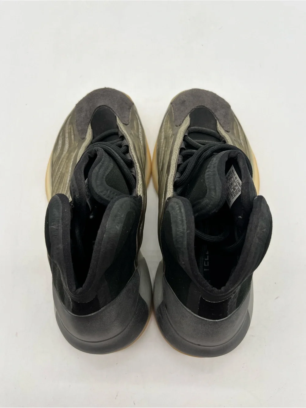 Adidas Yeezy Mens Size 6 Quantum QNTM Barium Gray Black Fashion Sneaker H68771